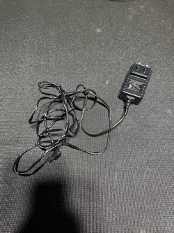AC to DC power adapter