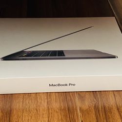 MacBook Pro 15-inch Space Gray Touch Bar Intel Core i7 16 GB Ram Radeon Pro 560X 512 GB SSD