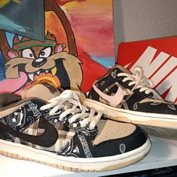 Nike SB Dunk Low Travis Scott 