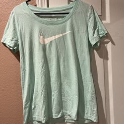 Nike Women's Blue Basic Tee Size M