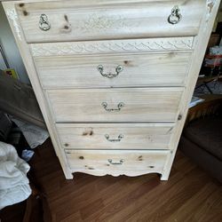 Solid wood, five drawer Chester doors