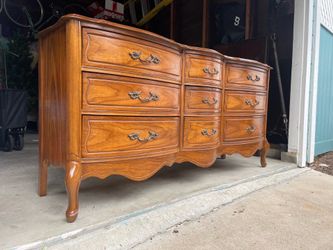 9 Drawer Dresser