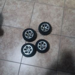 Traxxas Revo 3.3 Tires