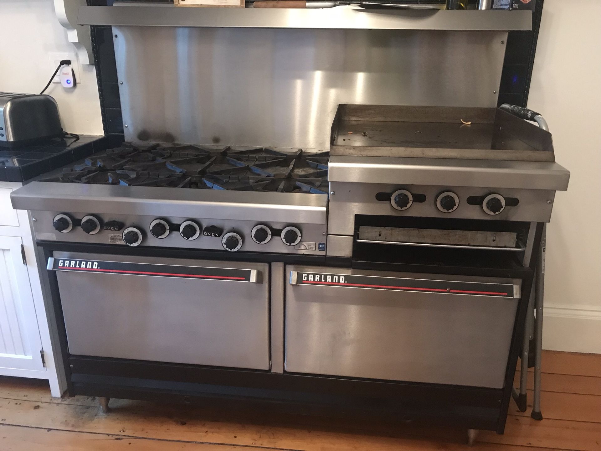 6 burner pro series double oven with griddle.