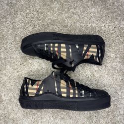Burberry shoes 