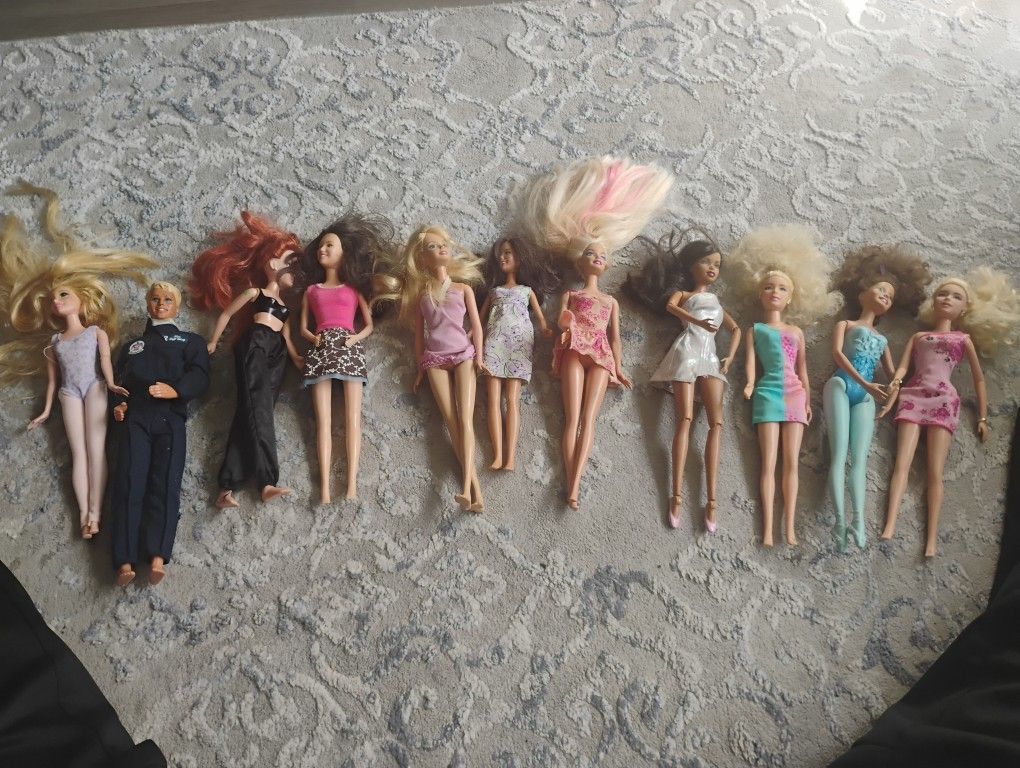 Barbies And A Ken
