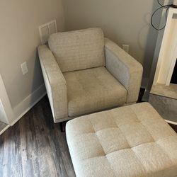 Chair With Ottoman 