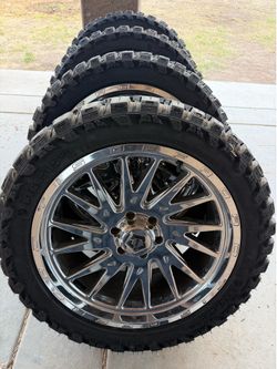 6 lug Chevy 22" Chrome Wheels & Tires