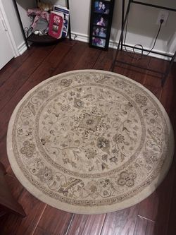 Round rug