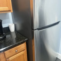 Frigidaire Fridge 