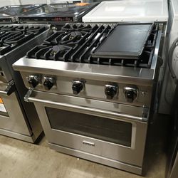 VIKING STAINLESS STEEL 30 INCH WIDE GAS RANGE WITH SEALED BURNERS 