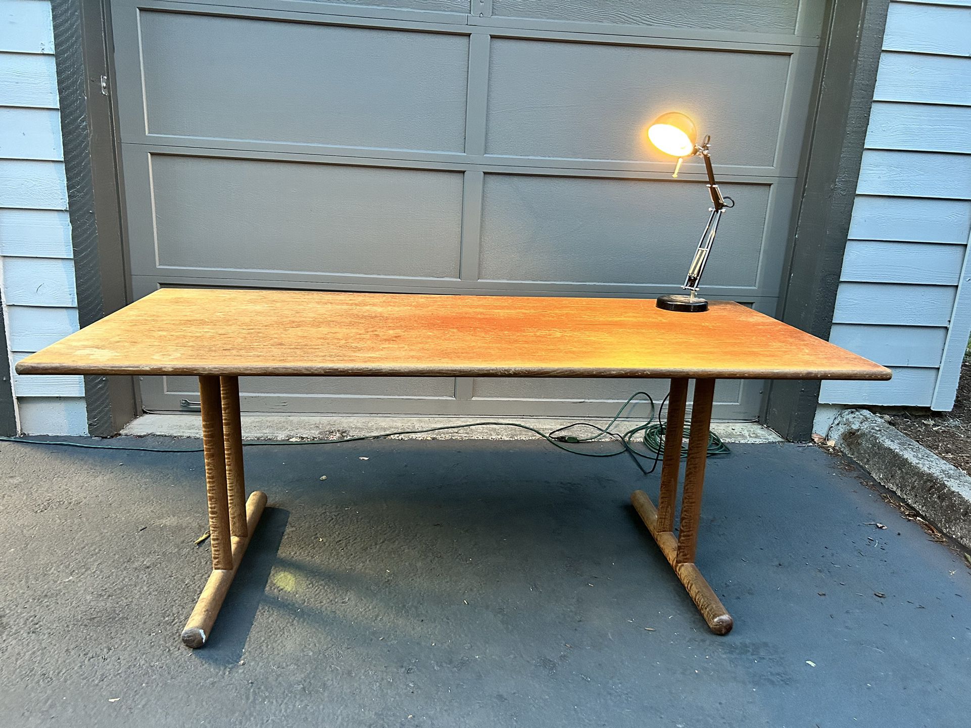 Desk/table/craft table