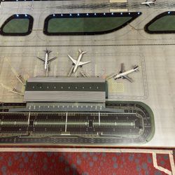 Gemini Jets Airport Station With Led Lights