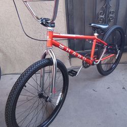 24 er Nice Bike BMX HARO TIRES SIZE 24 Very Good Condition Like New 