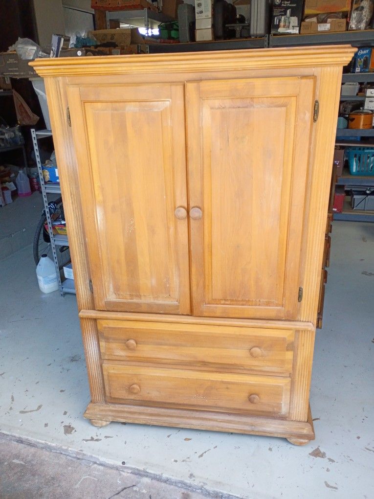 Armoire Chest Made In Florida Fixed For Music And TV