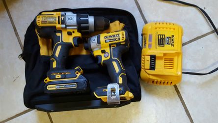 Dewalt 20V MAX Cordless Lithium-Ion 1/2 in. Compact Drill Driver and hammer drill