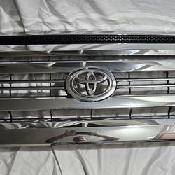 2014-2021 Toyota Tundra OEM Grill Chrome 531000C280