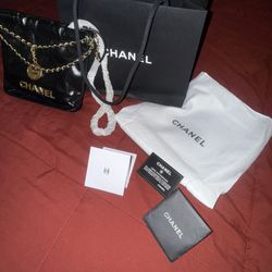 CHANEL Small 22 Bag, black, New!! Brand new! Never used!