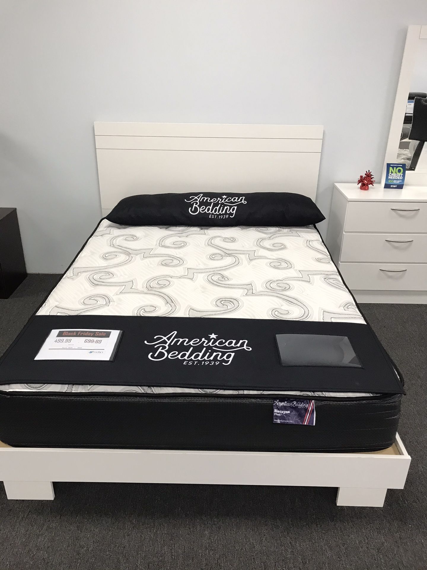 Queen bed + Mattress