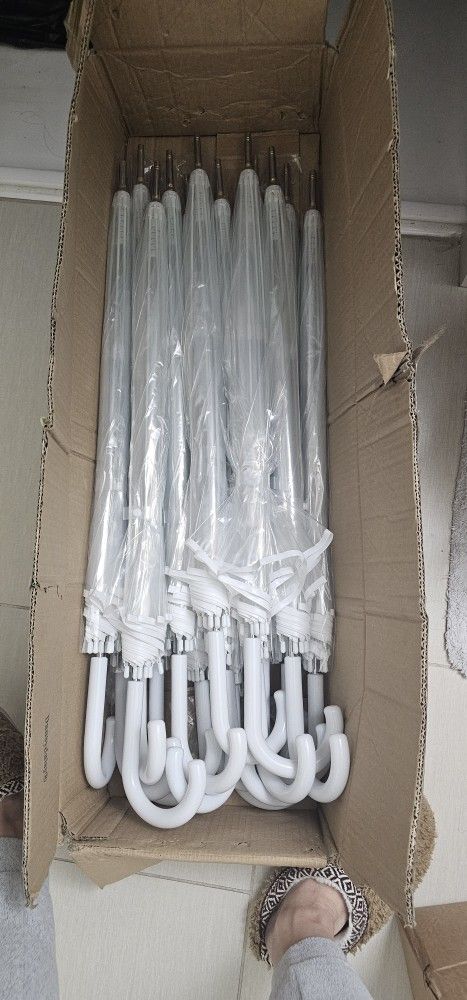 18 clear umbrellas