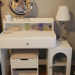 Vanity, Makeup Vanity Desk with Rotatable Mirror and Lights, White Make Up Vanity Table with 3 Adjustable Lighted and Chair, Makeup Table with with St