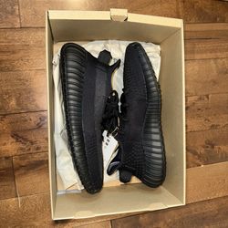 *BRAND NEW!* Adidas Yeezy 350 V2 Onyx Black | Size 9M