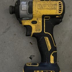 Dewalt Drill 20v With 4AH Battery 