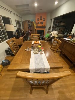 Dinning Table 