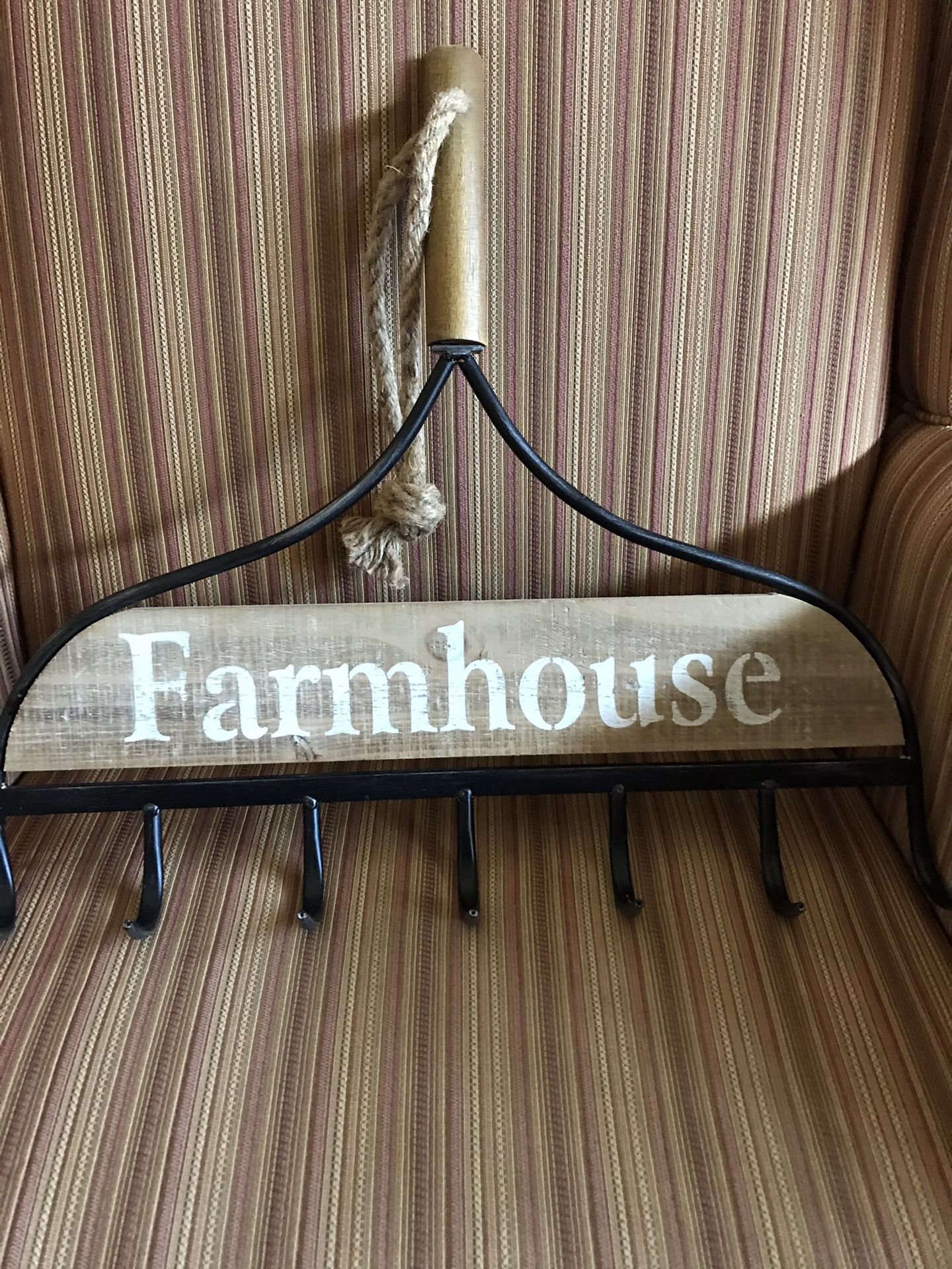 FARMHOUSE DECORATIONS