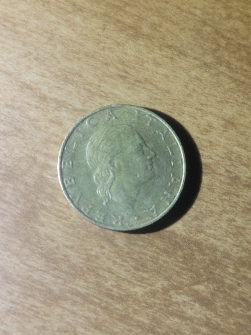 Italian 1988 200 Lire Coin