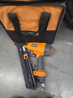 Rigid 15g  pneumatic 2 1/2 in angle nailer