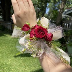 Corsage Or Boutonniere 