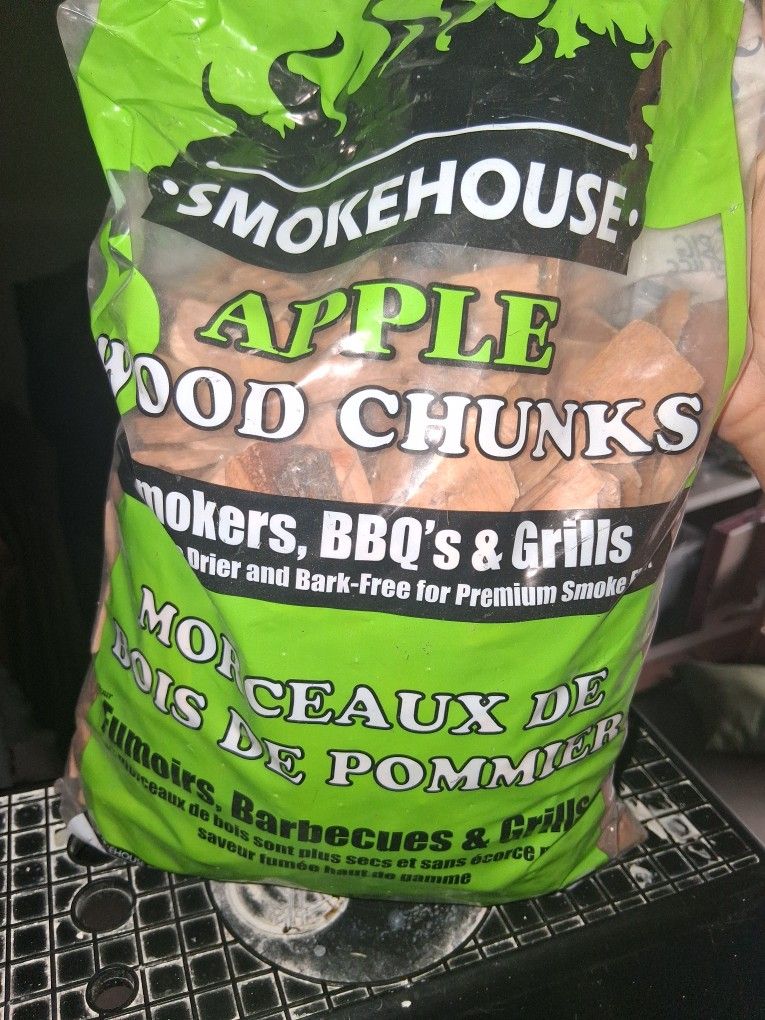 APPLE FLAVORED WOOD CHIPS