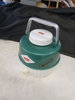 Vintage 1962 Coleman beverage cooler unused