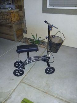 Knee scooter