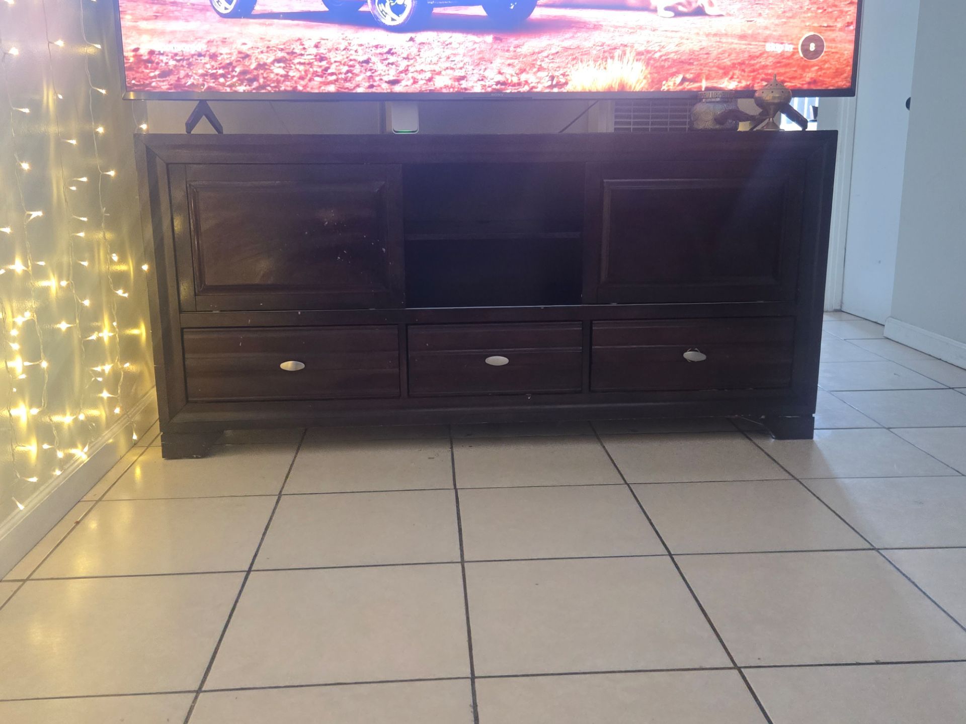 Normal Panel Stand TV 65inch stand FREE FREE GRATIS for Sale in Rialto, CA - OfferUp