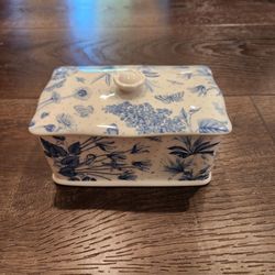 Portmeirion Botanic Blue butter dish, 6"×4"×3", great condition
