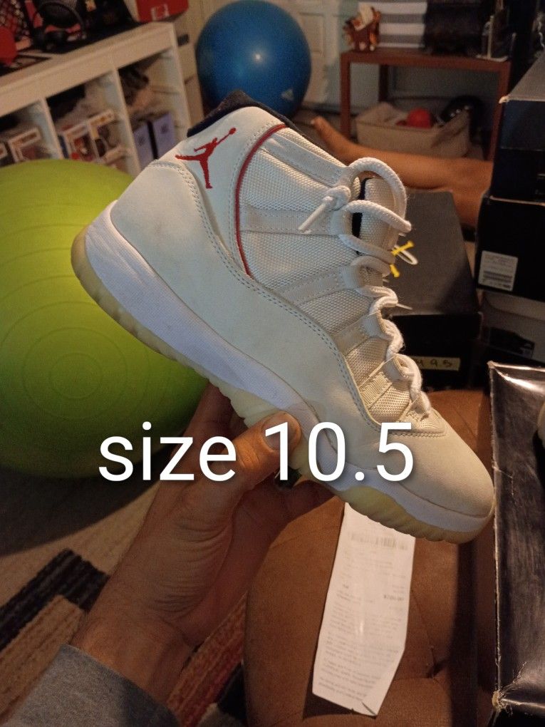 Jordan 11 Platinum Tint