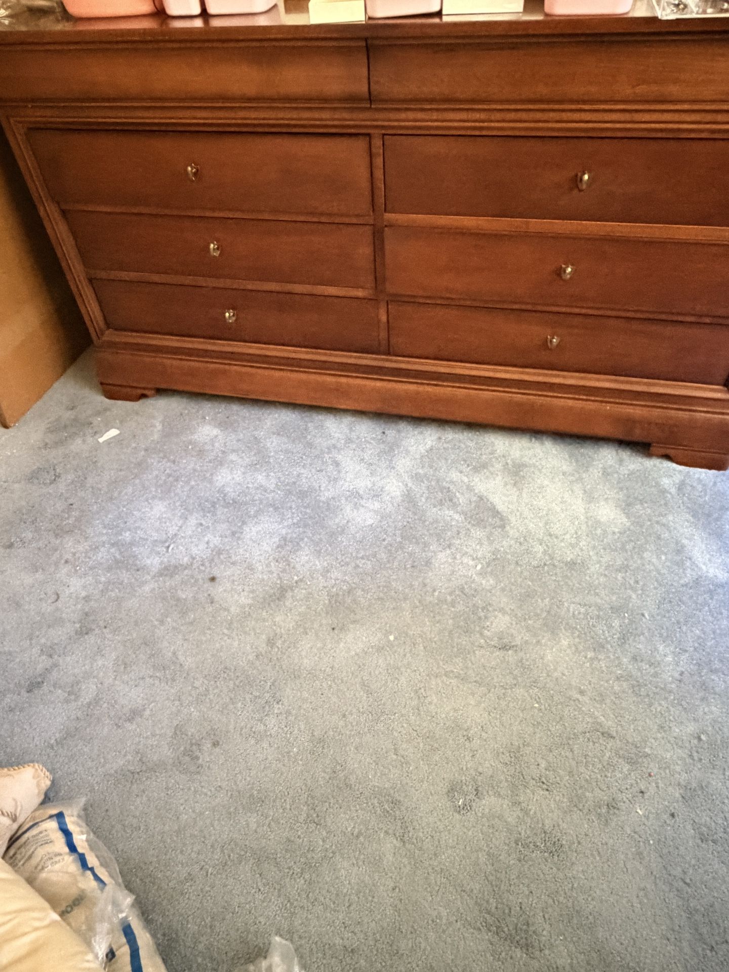 Thomasville Brand wooden sleigh bed With Two Matching Nightstands And Dresser