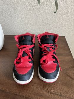 Kids Jordan 1 Size 3Y