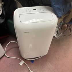 LOW PRICE MOVING- TOSHIBA 8000btu AIR CONDITIONER 