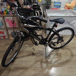 Schwinn GTX Comfort Adult Hybrid Bike, Men and Women, Dual Sport Bicycle, 700c Wheels, Step-Through or Step-Over Lightweight Aluminum Frame