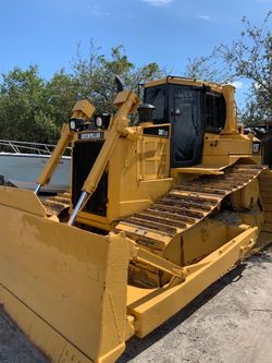 Bulldozer Caterpillar D6T