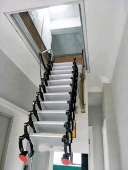 ATTIC CEILING LADDER
