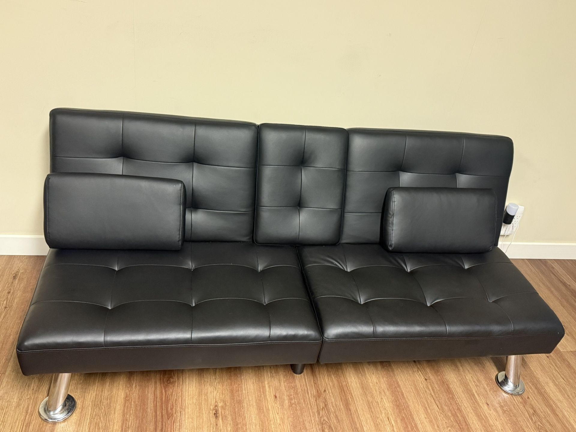 Black Futon 
