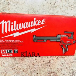 Milwaukee M12 Cordless Caulk And Adhesive Caulking Gun 