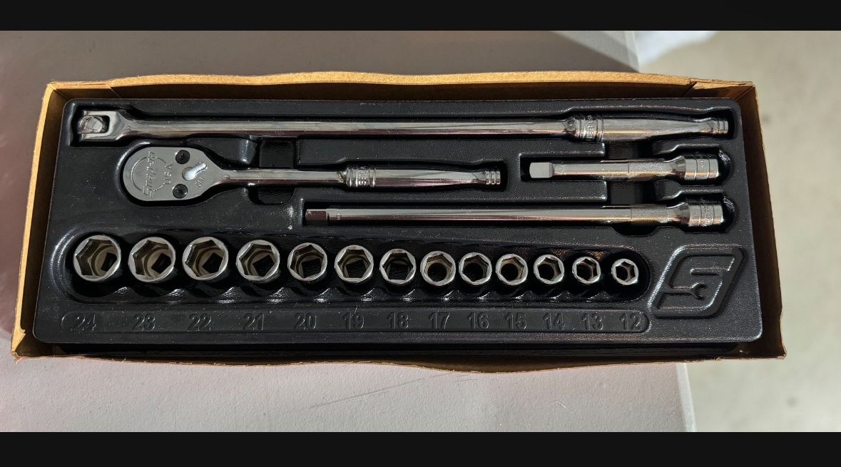 Snap On 17pc 1/2in Socket Set 