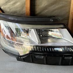 2016 2017 2018 2019 Ford Explorer Headlight Right Side LED OEM W/ Module