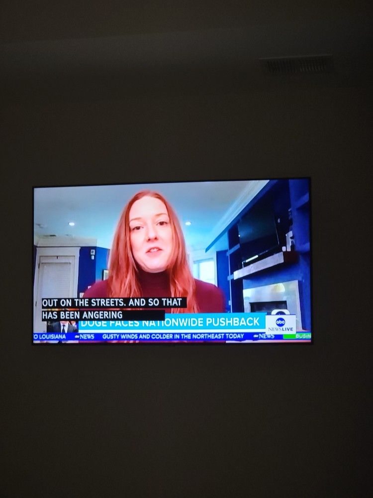 55 Inch SAMSUNG TV Still Mounted Like NEW