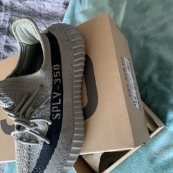 Yeezy Boost 350 V2 